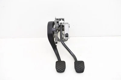 2007 BMW 328xi E90 Manual Transmission Clutch And Brake Pedal Assembly OEM KW61 - Image 1 of 4