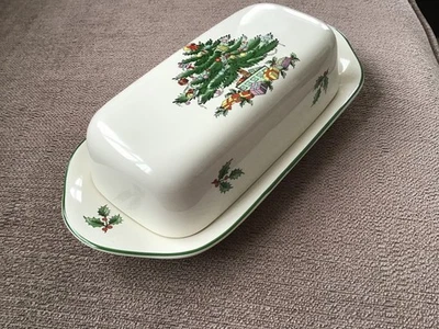 NEW SPODE CHRISTMAS TREE BUTTER DISH.(Dish+Lid). 20x10x6cm. - Image 1 of 4