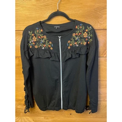 Chaqueta para mujer HANNAH negra floral bordada con volantes y cremallera manga larga mediana Foto 1 de 4