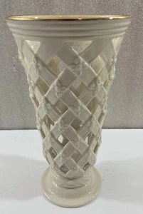 Vaso vintage Lenox classico traforato in lattice avorio con bordo oro 8,25" - Foto 1 di 5