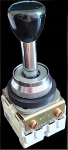 Interruptor joystick bidireccional Telemecanique XD2AC221 10 A, panel de 30 x 68 mm - Imagen 1 de 3