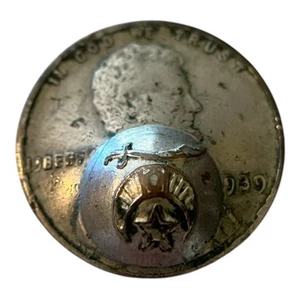 👉¡Raro! Lincoln Cent 1939 símbolo masónico Shriner, plata contra sello plateado - Imagen 1 de 3