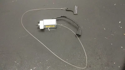 Actuador de bloqueo de puerta de combustible Kia Sedona 06-12 OEM 95720-4D001 Foto 1 de 4