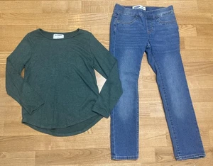 Girl's Old Navy Outfit Size 8 - Dark Green Sweater w/Skinny Jeans EUC - Picture 1 of 7