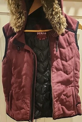 Chaleco de lana prAna Calla para mujer grande cremallera completa imitación piel capucha ciruela W13170240 Foto 1 de 4