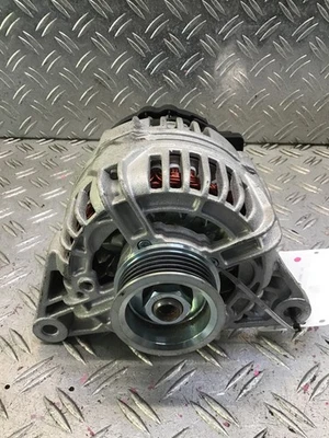 Alternatore VW Passat (3C2, B6) 1.6 75kW 102cv Generatore   - Immagine 1 di 3