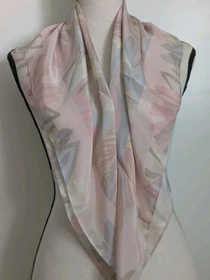 Bufanda de seda cuadrada abstracta beige rosa bronceado Liz Claiborne vintage años 80 30x30" Foto 1 de 4