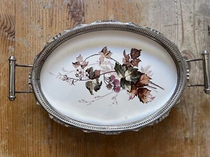 Vassoio in metallo argentato e porcellana epoca e stile Liberty - Foto 1 di 8