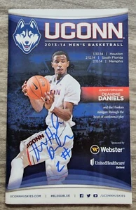 DeAndre Daniels Signed 2013-14 UCONN Basketball Playbook Program NCAA RAD - Picture 1 of 2