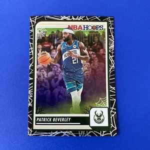 Aros embrujados Panini 2023-24 - Holo Webs #6 Patrick Beverley - Imagen 1 de 2