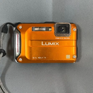 Panasonic Lumix DMC-FT4 GPS-Digitalkamera 12.1MP Orange - LESEN - Bild 1 von 6
