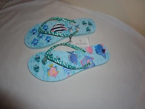 NEW Vera Bradley Flip Flops Ladies Size Large 9-10 Paisley Wave Fish Tropical - Picture 1 of 5
