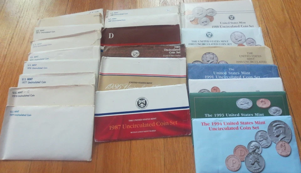 1971 - 1994 U.S. Mint Mint Sets 22 Set P and D Uncirculated Sets COA Value - Image 1 of 4