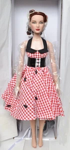 MUÑECA DE VESTIR TONNER DIXIE 16" 2015 Convención de Placeres Culpables NUEVA (JL) - Imagen 1 de 3