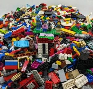 LEGO® 10.6Kg Mixed Bricks Parts & 4 Minifigures - Genuine See Photos - UK Seller - Picture 1 of 20
