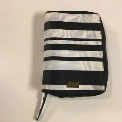 ￼Kate spade organizer/planner grainy vinyl  - Image 1 of 4