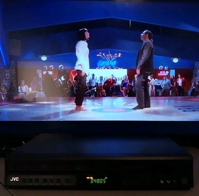 JVC HR-XVC11 DVD VCR VHS RECORDER COMBO PLAYER W/ AV CABLES ~FULLY TESTED WORKIN - Image 1 of 4