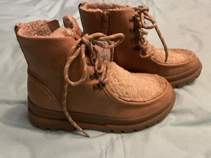 MARKS & SPENCER GIRLS /LADIES BEIGE ANKLE BOOTS SIZE UK 4 - EUR 37 NEW - Picture 1 of 9