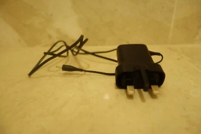 Nokia AC-11x Thin Pin (2mm) Mains Charger with UK 3-Pin Plug for Phones Genuine - Image 1 of 4