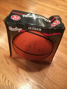 Rawlings Outdoor Basketball Signed by UK 1998 NCAA Champs Turner & Evans, New - Picture 1 of 5