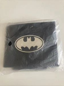 Official Licensed Bioworld DC Comics Batman Symbol Insignia Bi-Fold Wallet BNWT - Picture 1 of 2
