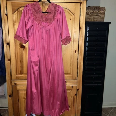 Womens SZ Petite sleeveless Gown short sleeve Robe Set Pink Lace full lengthRose - Image 1 of 4