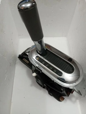 2004-08 Ford F-150 4*4 Lariat 5.4 automatic Floor Gear Shifter selector assembly - Image 1 of 4