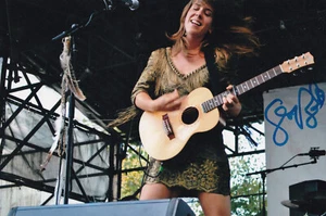 Serena Ryder Signed Autographed 4x6 Photo Stompa Weak in the Knees Canadian - Picture 1 of 2