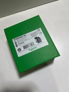 Schneider XPSAK361144 Preventa Module for Emergency Stop 110V AC / 24V DC - Picture 1 of 6