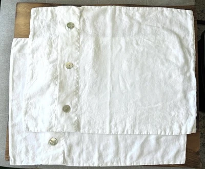 2 fundas de almohada Pottery Barn 19x26 madreperla botones lino blanco Foto 1 de 4