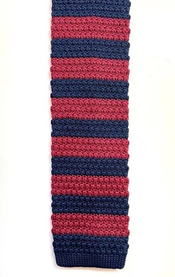 Corbata ajustada tejida Zara Hombre Azul Marino Rojo Rayas Preppy Extremo Cuadrado Foto 1 de 4