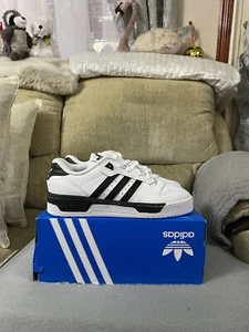 Scarpe da ginnastica Adidas Originals Rivalry basse bianche nere nuove con scatola taglia 8uk ID8413 - Foto 1 di 19