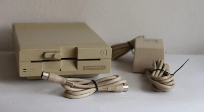 Commodore 1541-II  5,25" Diskettenlaufwerk mit Netzteil - Bild 1 von 4