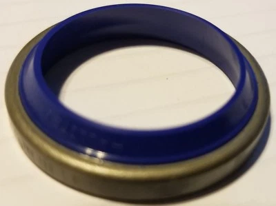 UNKNOWN MCW-30-45-7, Metric, Metal Clad Wiper, Urethane