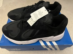 Adidas Originals Yung 1 - Sneakers Nero Bianco - Taglia 10 - CG7121 - Nuove con scatola! - Foto 1 di 5