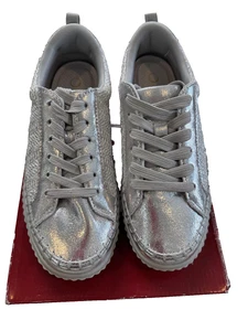Journee Collection Pazey Shoes Womens Size 7.5 Silver Platform Sneaker Style New - Picture 1 of 8