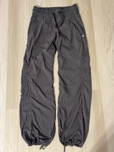 Pantalones de estudio de baile Lululemon para mujer 6 grises tiro medio longitud completa puño ceñido jogger - Imagen 1 de 7