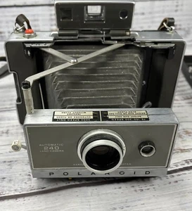 Untested Vintage Polaroid Land Camera 240. - Picture 1 of 8