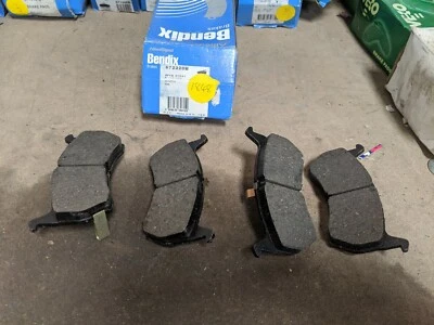 PASTILLAS DE FRENO BENDIX 572320B SE ADAPTA MAZDA 626 DELANTERAS  Foto 1 de 2