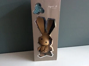Agnes B Delices Wooden Painted Bunny With Backpack + Key Ring - Original Box - Foto 1 di 15