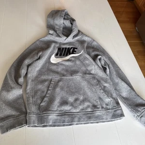 Nike Hoodie Grey Youth Kids Size Large Long Sleeve Large Logo Swoosh Sweatshirt - Picture 1 of 10