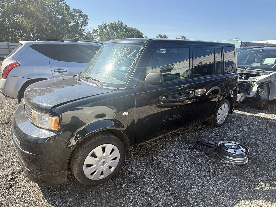 2004-2006 Scion XB Headlamp Assembly Driver - Image 1 of 1