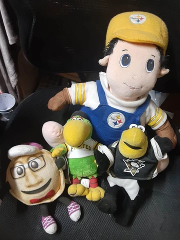 Pittsburgh Pennsylvania Mascot/Football/Baseball/Hockey Collectable Plush Lot Cover