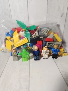 lot of Tyco, Lego, And Mega block Building Blocks + 5 mini figures  - Picture 1 of 3