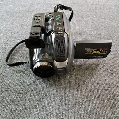 Panasonic Palmcorder VHS C Hi Definition Zoom Panasonic PV L571D Camcorder - Image 1 of 4