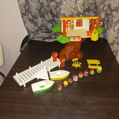 Vintage 1974 Weebles Tree House and Dock lot with extra Weeble people. See photo - Image 1 of 4