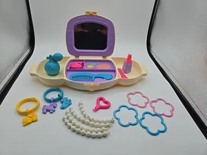 Vintage 80er Jahre Fisher Price Dress Up Vanity mit Zubehör Parfum Nagellack + - Bild 1 von 12