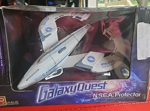 Pegasus Galaxy Quest NTE-3120 N.S.E.A Protector Scale 1/1400 Model Kit (PH9904) - Picture 1 of 4