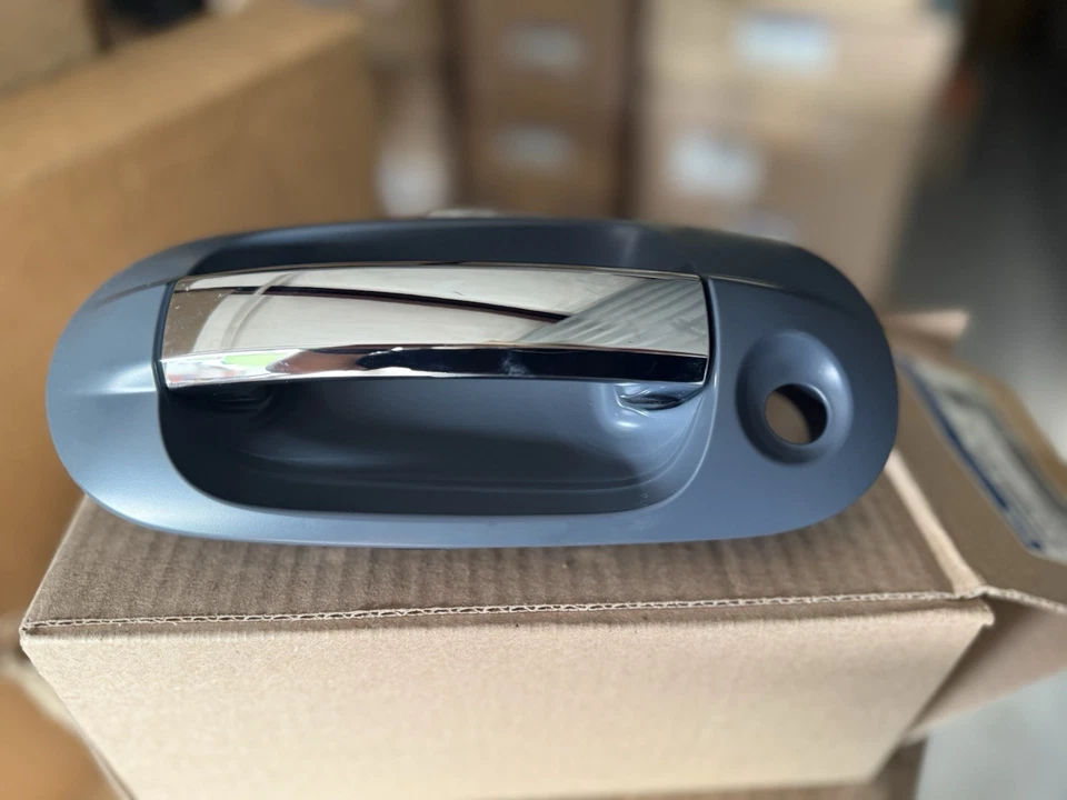 Novo OEM Genuíno Porta Frontal Driver Maçaneta Externa 2003-2017 Navegador LH 7822405 - Imagem 1 de 3