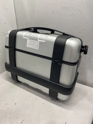 Triumph Unpowered Top Box Assembly A9501275 No Lock Foto 1 de 4